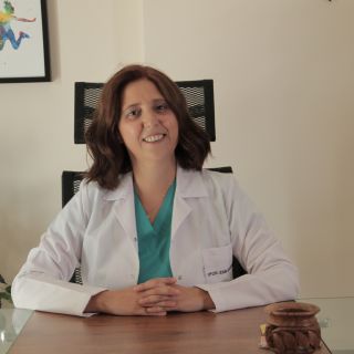 Op. Dr. Esin KAYAOĞLU ÜSTÜNOVA